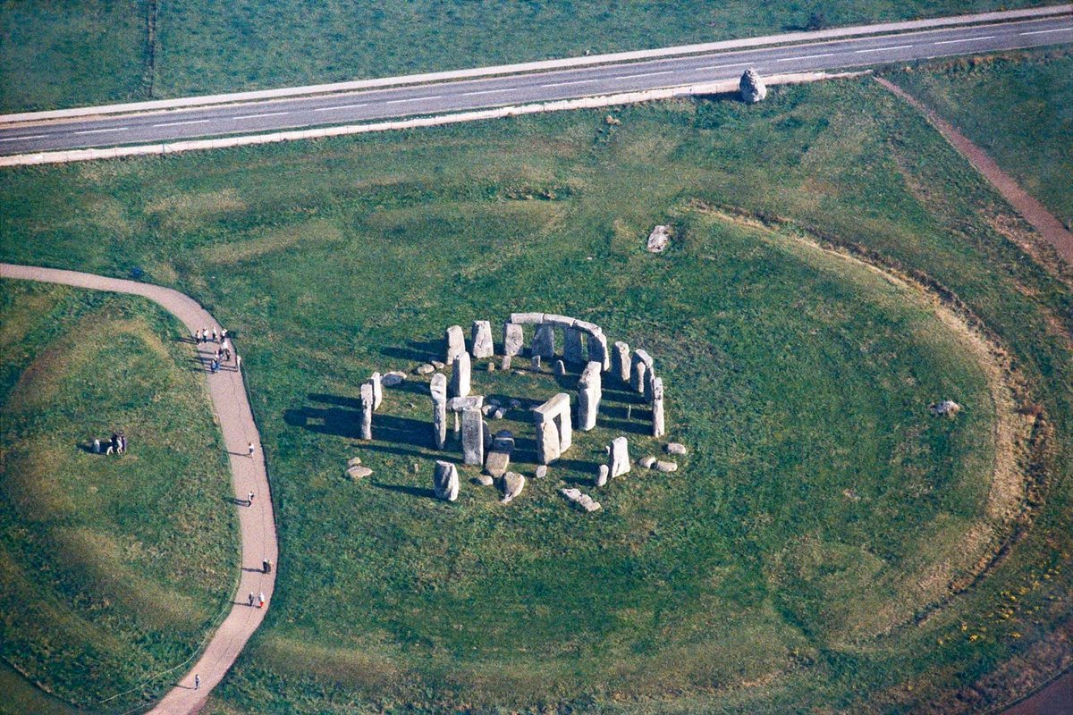 Stonehenge, photographed by Martin Gray for sacredsites.com