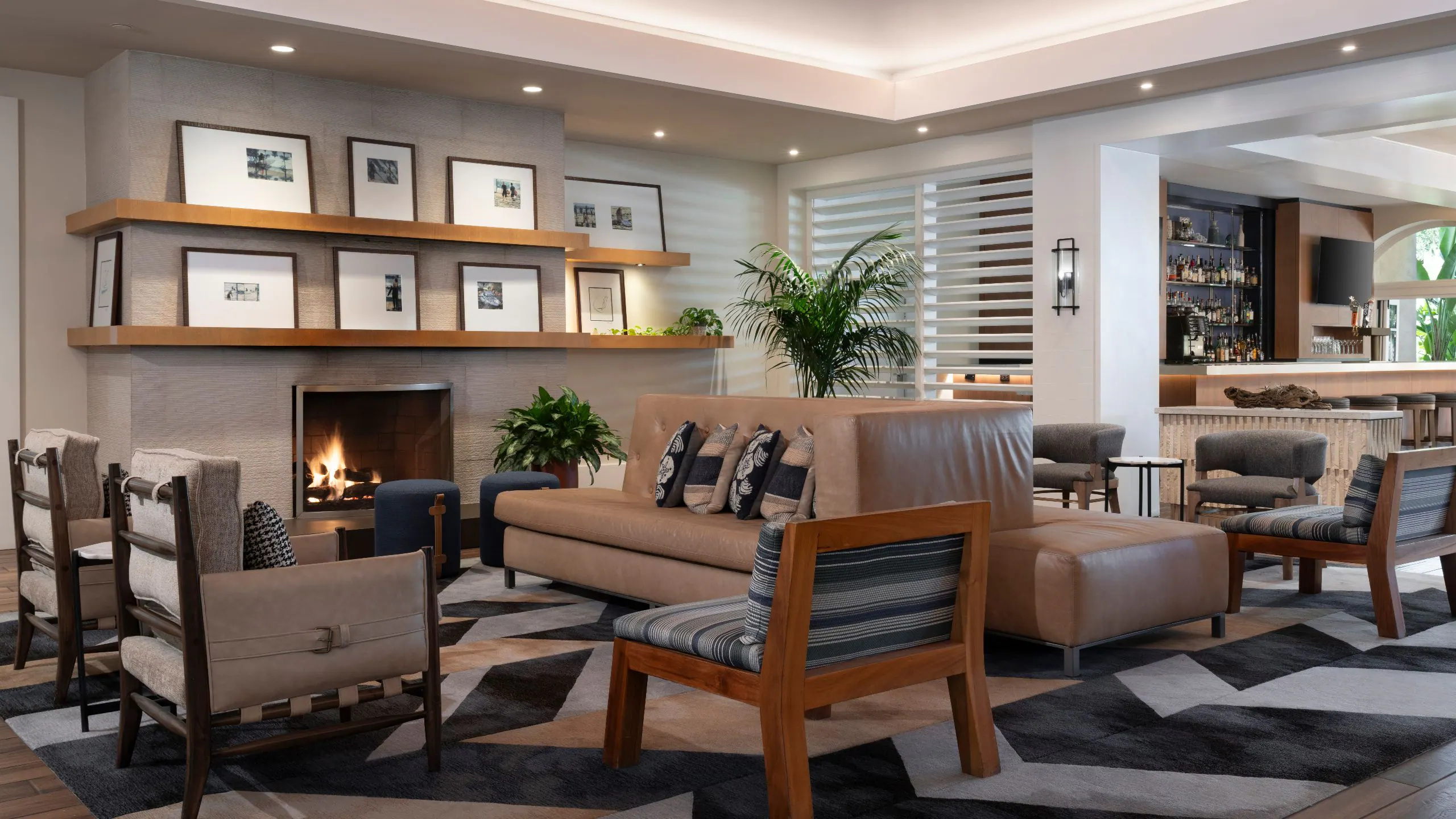 Lobby with fireplace lounge